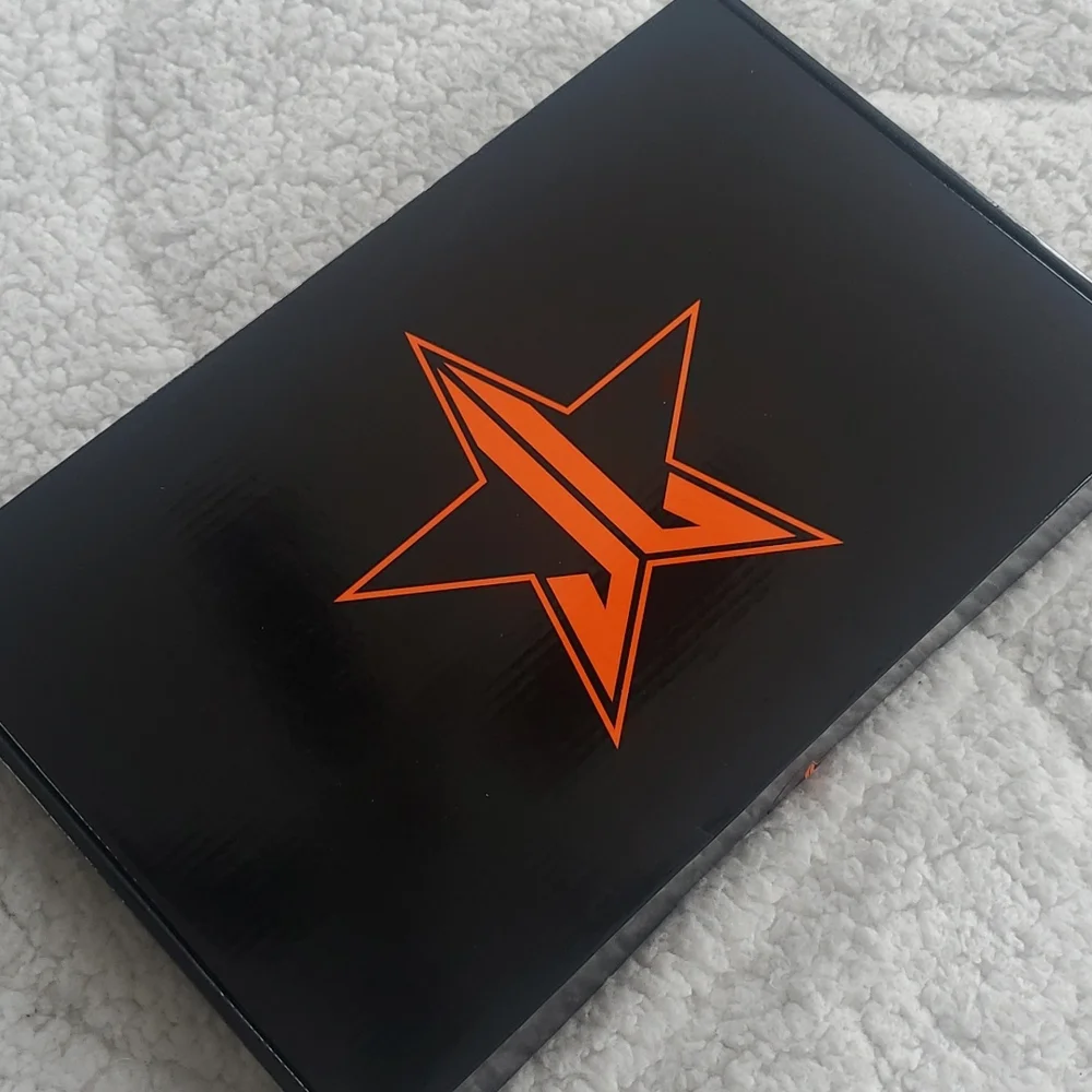 Jeffree Star Limited Edition Black Star Hand Mirror - Picture 10 of 11